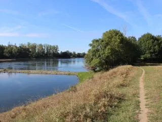 Un sentier pédestre en bord de Loire