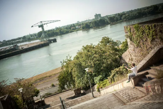 Vue depuis Chantenay sur la grue grise de l'ile de Nantes.