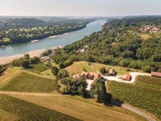 Vue aérienne sur le domaine des Génaudières et ses parcelles de vignes