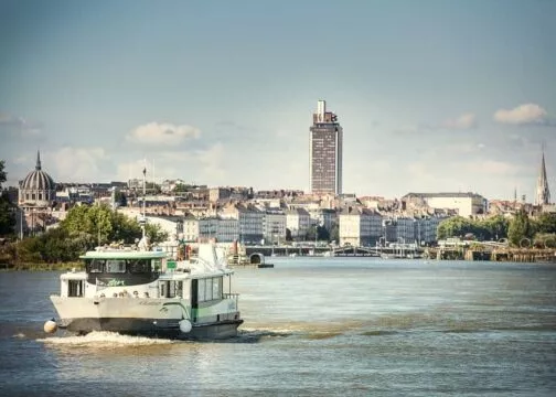 Navibus traversant la Loire entre Trentemoult et Nantes