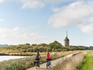 Deux cyclistes à Saint-Molf